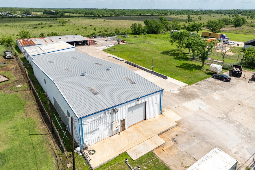 More Photos Of 219 Legion Rd, Angleton Warehouse For Sale