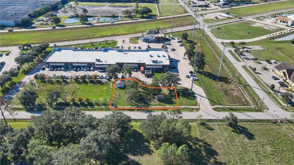 More Photos Of N HWY 35 Bypass, Alvin Land For Sale