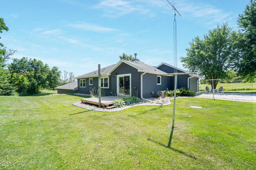 More Photos Of W12203 Highway 23, Ripon Auto Repair For Sale