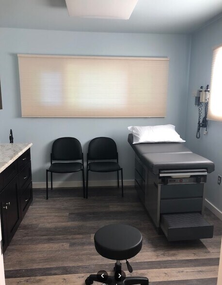 More Photos Of 1095 N 1st St, Stayton Medical For Lease