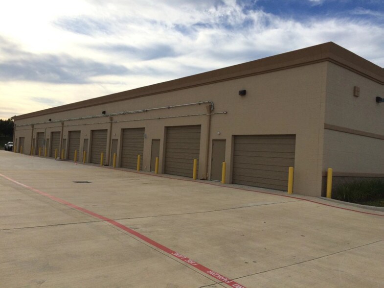 More Photos Of 25311 Kingsland Blvd, Katy Light Distribution For Lease