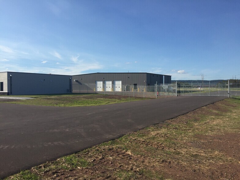 Primary Photo Of 3131 Halvor Ln, Superior Light Distribution For Lease