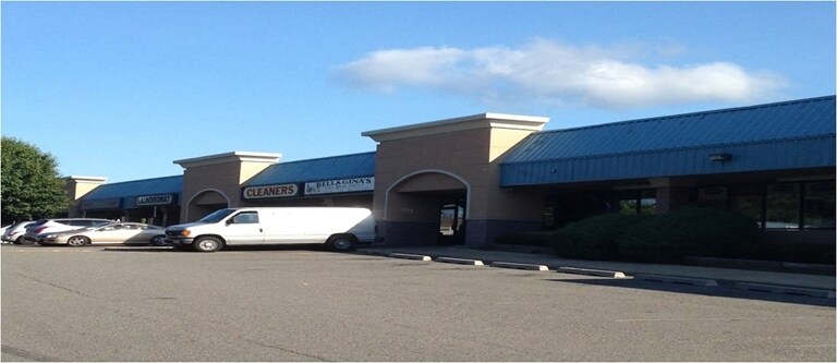 More Photos Of 1025 W St Georges Ave, Linden Storefront Retail Office For Lease