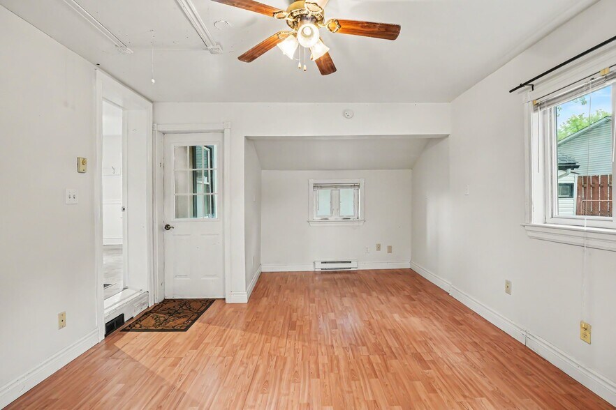 More Photos Of 616 Rideau St, Kemptville Office For Sale