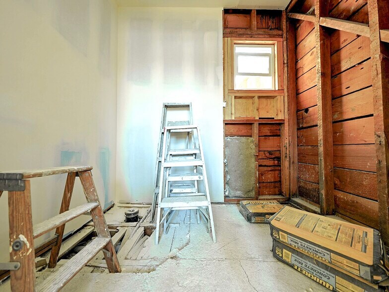 More Photos Of 14426 Friar St, Van Nuys Storefront For Sale