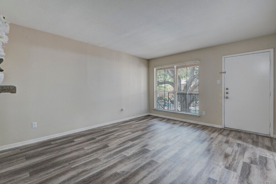 More Photos Of 708 Alabama St, Katy Apartments For Sale