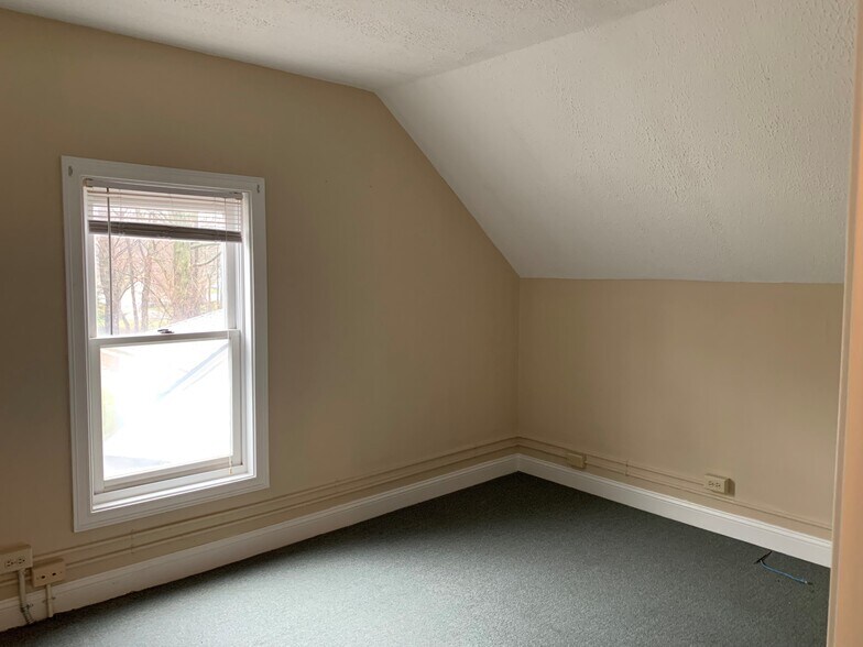 More Photos Of 3527 Darrow Rd, Stow Office For Sale