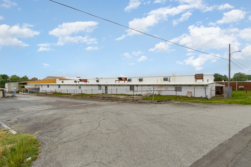 More Photos Of 2300 Old Durham Rd, Roxboro Warehouse For Lease