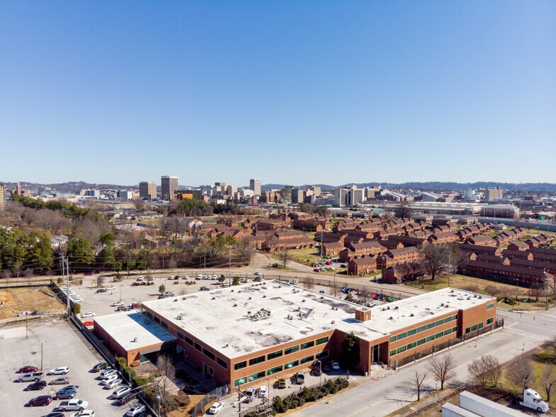 More Photos Of 1301 Riverfront Pkwy, Chattanooga Office For Lease