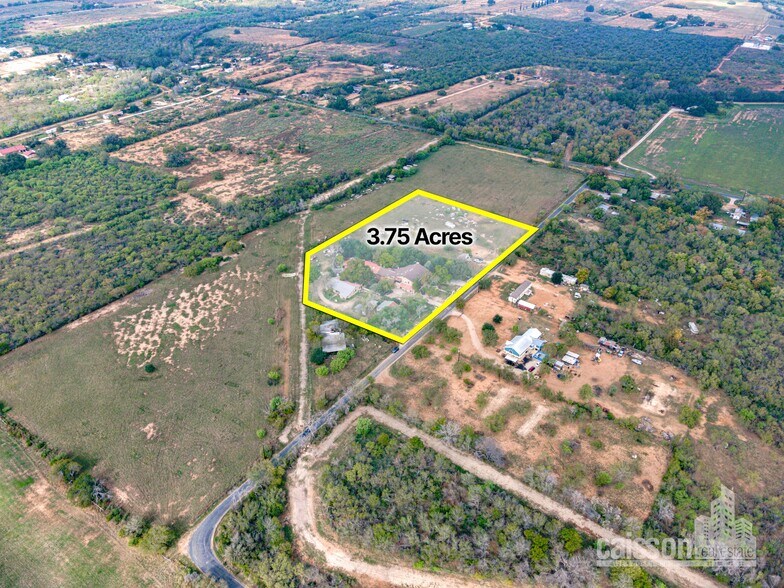 More Photos Of 4061 County Road 676, Devine Multifamily For Sale