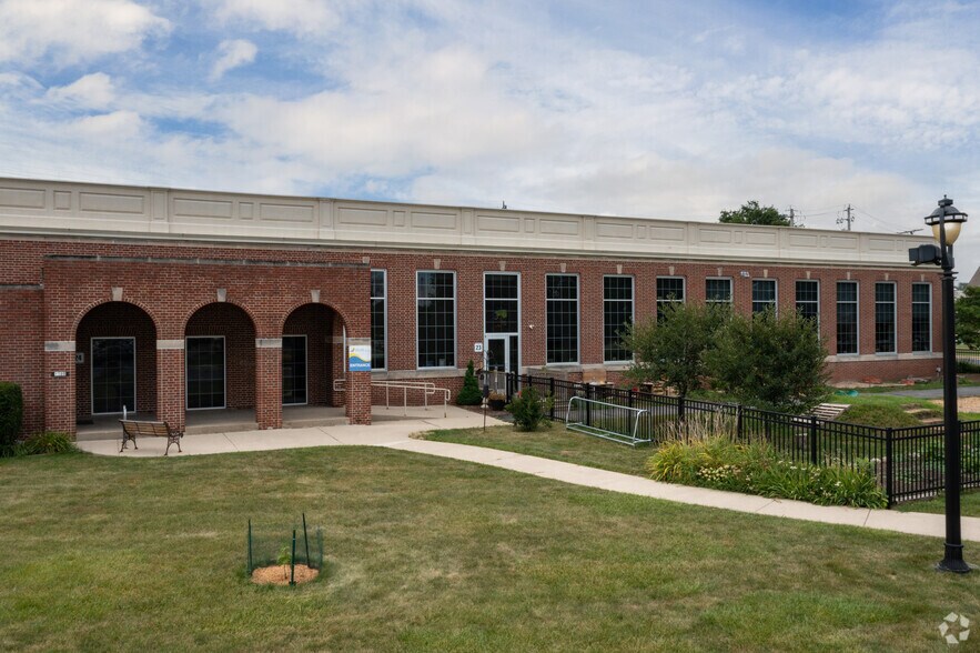 More Photos Of 4650 N Port Washington Rd, Glendale Office For Lease