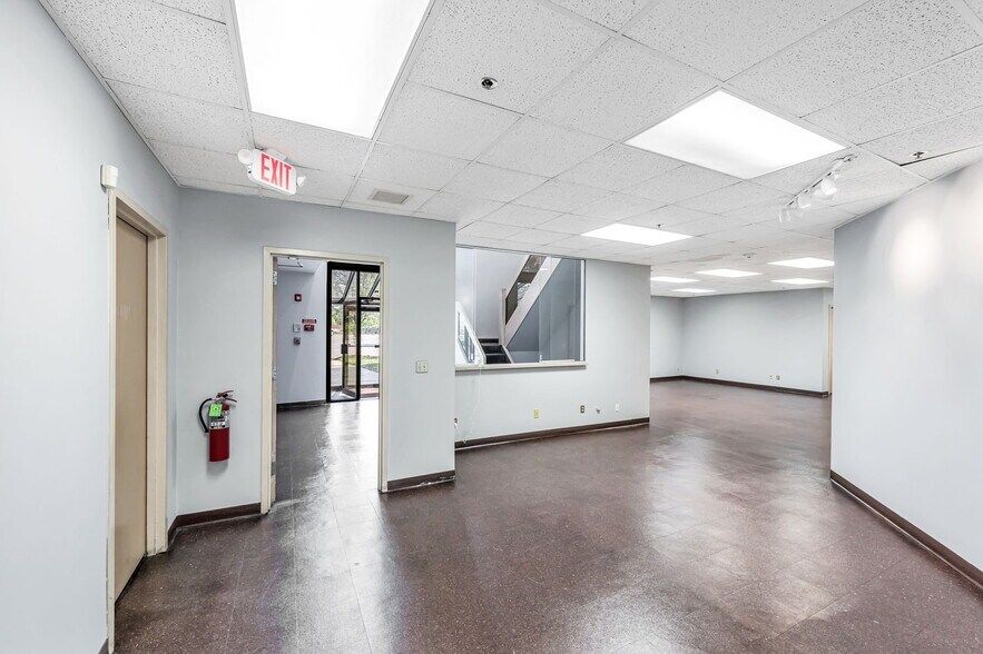 More Photos Of 111 Mosher St, Holyoke Warehouse For Lease