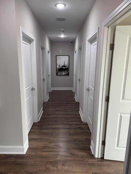 More Photos Of 3450 Acworth Due West Rd NW, Kennesaw Office For Sale