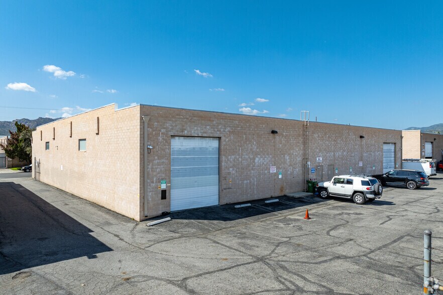 More Photos Of 9736-9742 Eton Ave, Chatsworth Industrial For Lease
