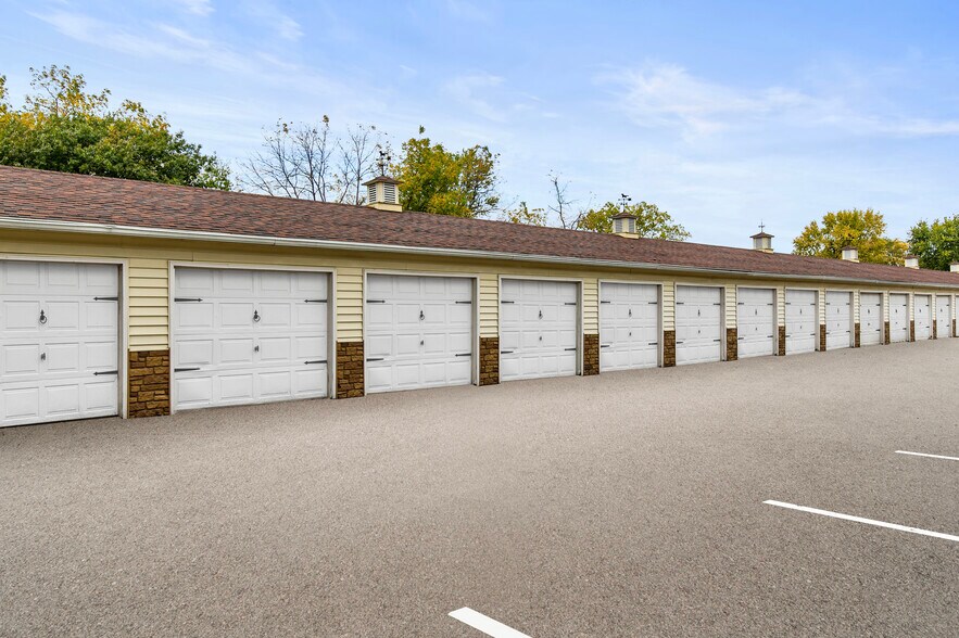 More Photos Of 100-112 5th Ave NW, Altoona Apartments For Sale