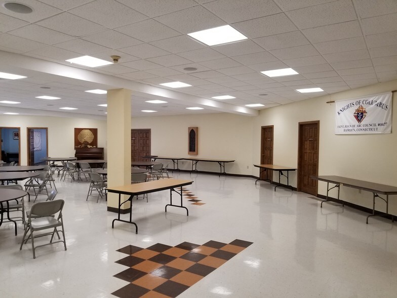 More Photos Of 450 W Todd St, Hamden Specialty For Sale