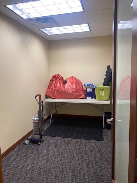 More Photos Of 2774 Commerce Dr NW, Rochester Office For Lease