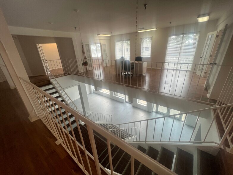 More Photos Of 49 N Federal Hwy, Dania Storefront Retail Office For Lease