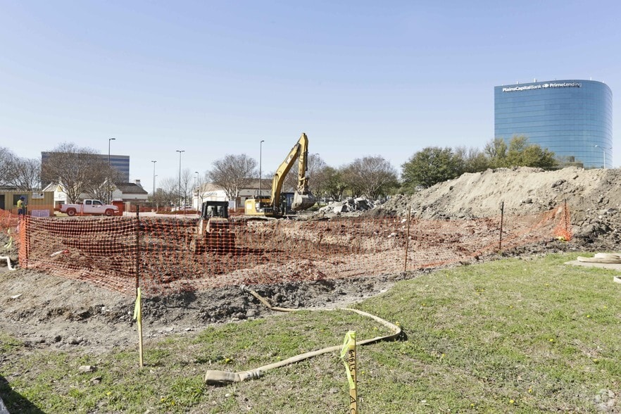 More Photos Of 18204-18410 Preston Rd, Dallas Unknown For Lease