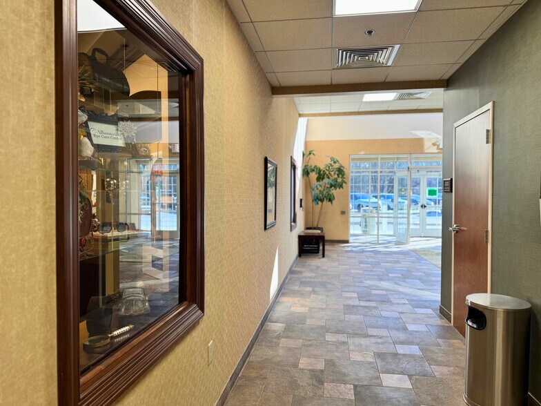 More Photos Of 10967 Allisonville Rd, Fishers Medical For Lease