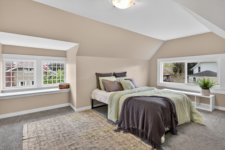 More Photos Of 1310 Ellsworth St, Bellingham Multifamily For Sale