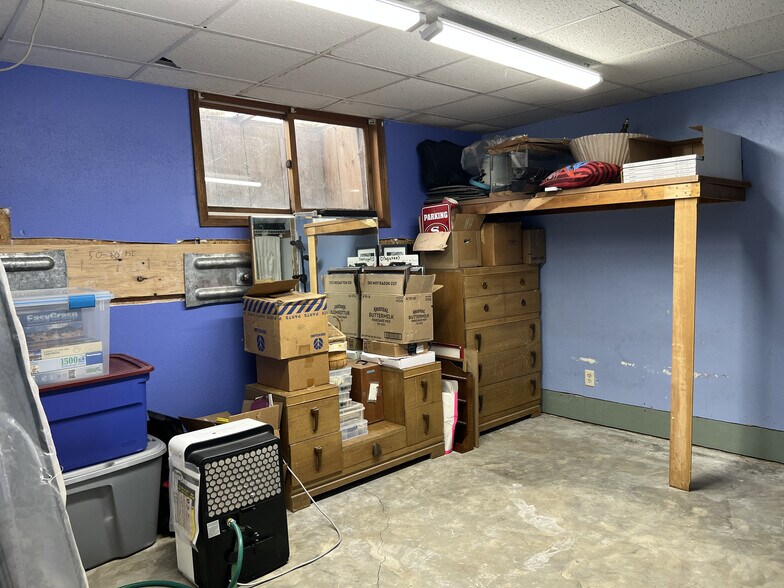 More Photos Of 821 E 7th St, Platte Hotel For Sale