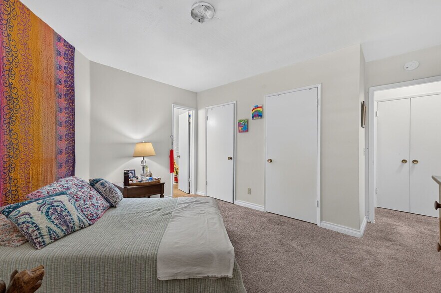 More Photos Of 1459 Stanley Ave, Glendale Apartments For Sale