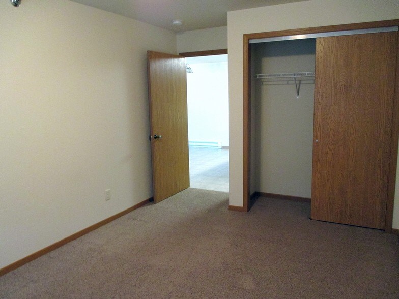 More Photos Of 5180 Lincoln Rd, Lincoln Apartments For Sale