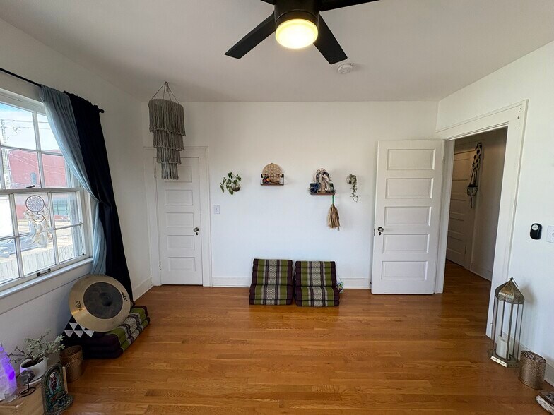 More Photos Of 106 S Church St, McKinney Loft Creative Space For Lease