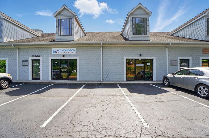 More Photos Of 1974 Carolina Place Dr, Fort Mill Light Distribution For Lease