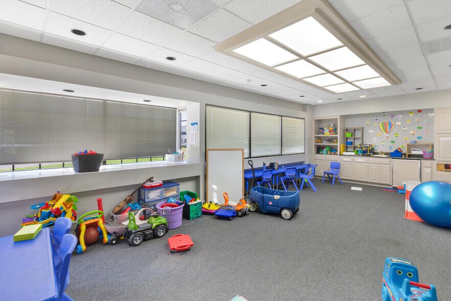 More Photos Of 5140-5142 Avenida Encinas, Carlsbad Office For Lease