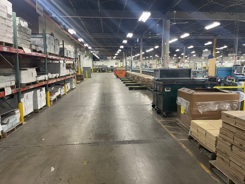 More Photos Of 800 Midway Rd, Menasha Manufacturing For Sale