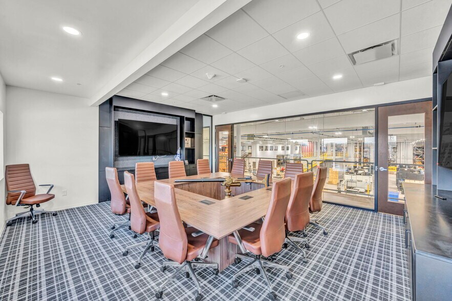 More Photos Of 310 Park Dr, Chardon Warehouse For Sale