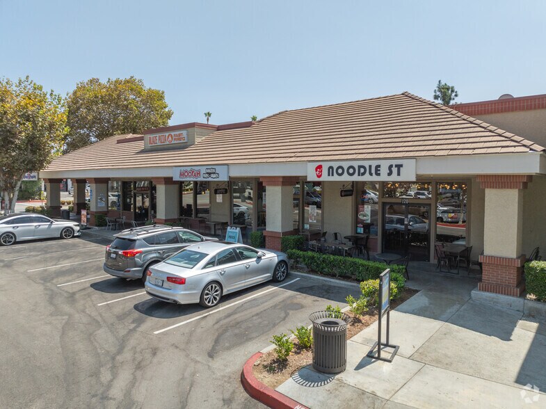More Photos Of 170-186 W Foothill Blvd, Monrovia General Retail For Lease