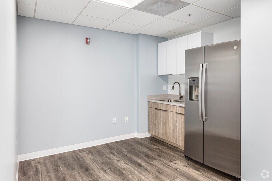 More Photos Of 1901 Pennsylvania Ave NW, Washington Office For Lease