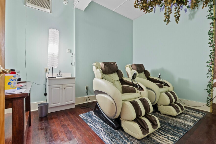 More Photos Of 603 N River St, Hot Springs Hotel For Sale