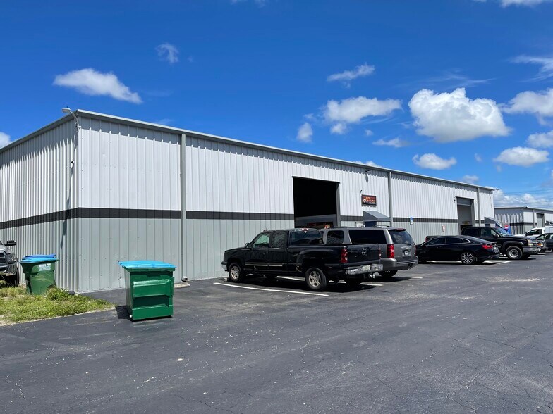 More Photos Of 8391 Littleton Rd, North Fort Myers Unknown For Lease