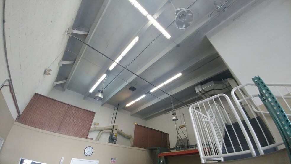 More Photos Of 5900 NW 99th Ave, Miami Light Distribution For Lease