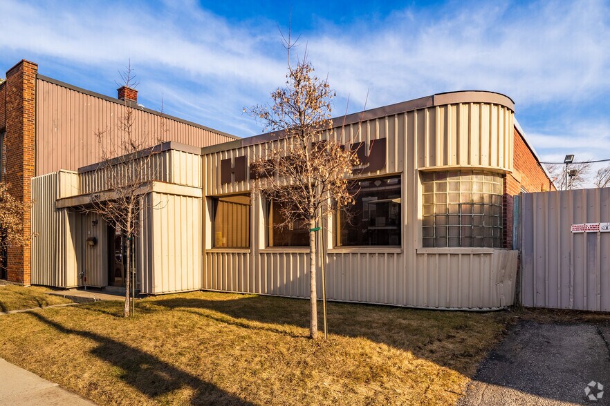 Primary Photo Of 4281 St D'iberville, Montréal Warehouse For Sale