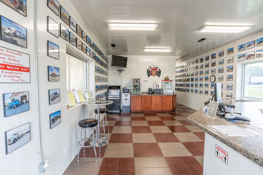 More Photos Of 140 J W Dickson Dr, Oak Grove Carwash For Sale