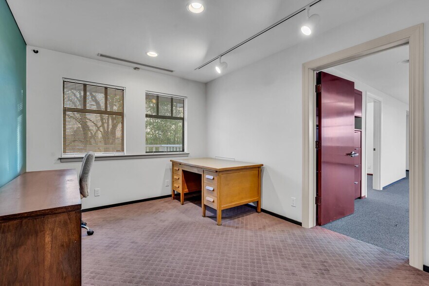 More Photos Of 418 Aviation Blvd, Santa Rosa Medical For Sale