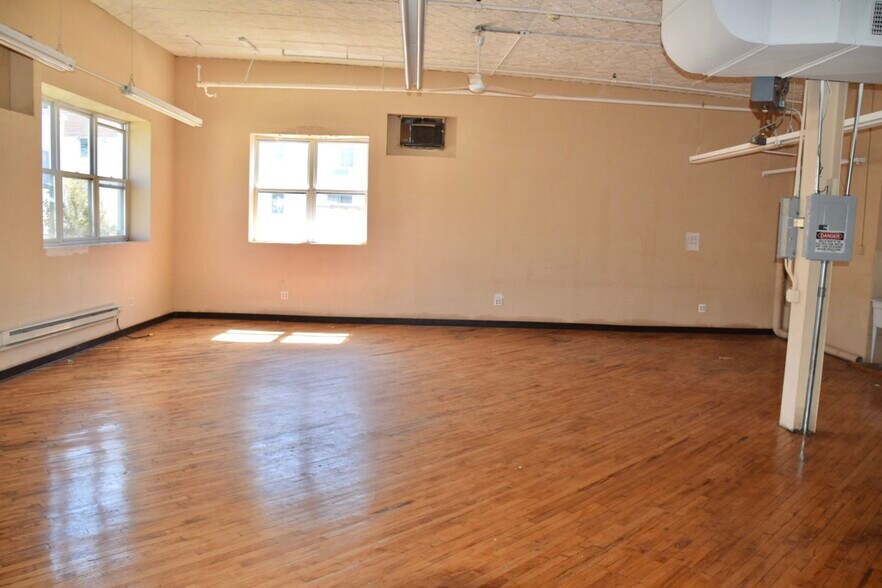 More Photos Of 588 56th St, West New York Manufacturing For Sale