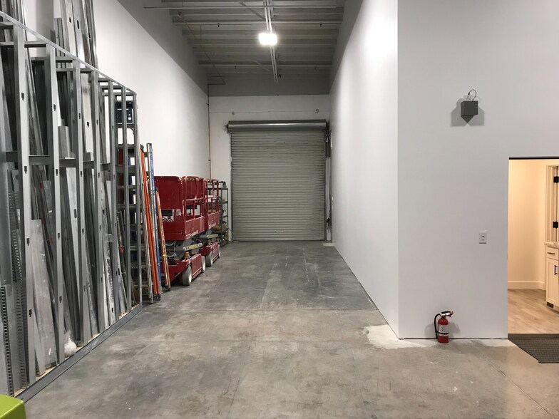 More Photos Of 45 Goldenland Ct, Sacramento Warehouse For Sale