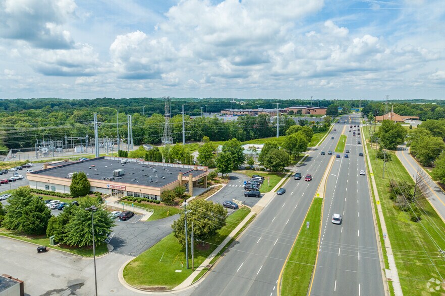 More Photos Of 14010 Smoketown Rd, Woodbridge Office For Sale