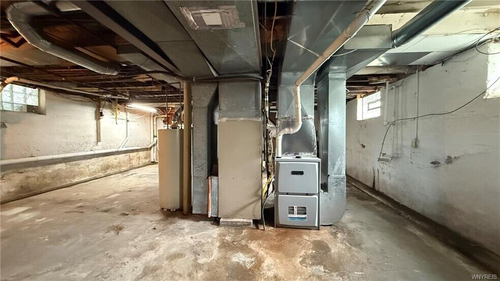 More Photos Of 1890 Linwood Ave, Niagara Falls Apartments For Sale