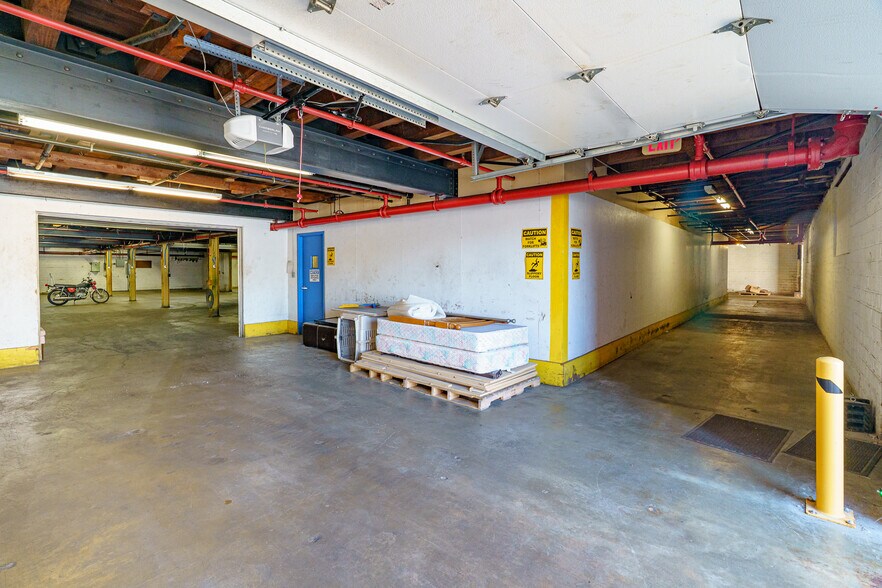 More Photos Of 2201-2235 W 110th St, Cleveland Warehouse For Lease