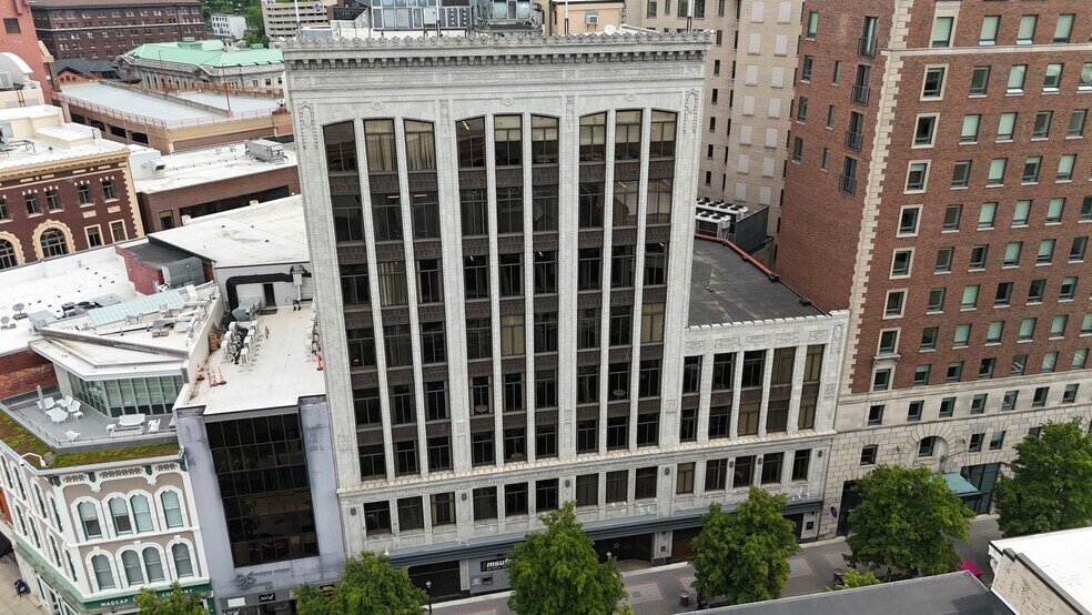 More Photos Of 86 Monroe Center St NW, Grand Rapids Office For Sale