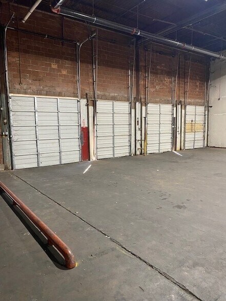 More Photos Of 615 W Wilshire Blvd, Oklahoma City Warehouse For Sale