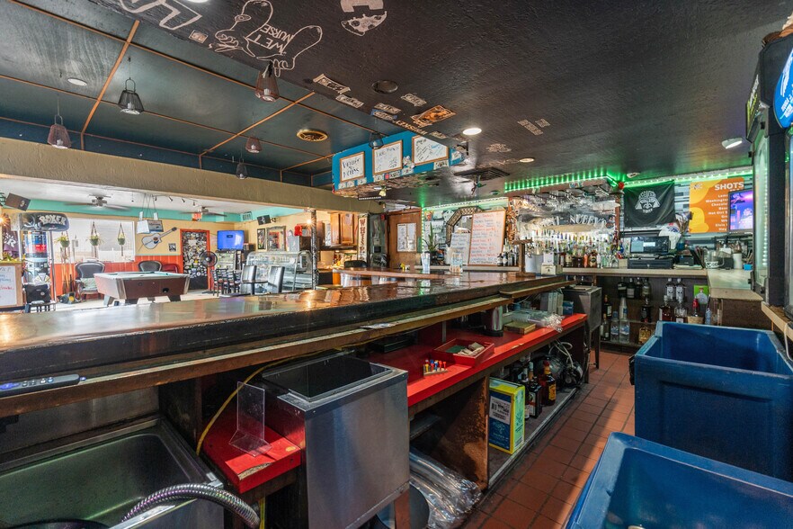 More Photos Of 10 Anastasia Blvd, Saint Augustine Bar For Lease