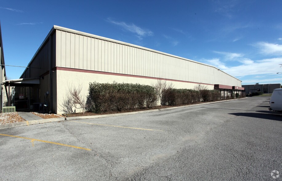 More Photos Of 428 Harding Industrial Dr, Nashville Distribution For Lease